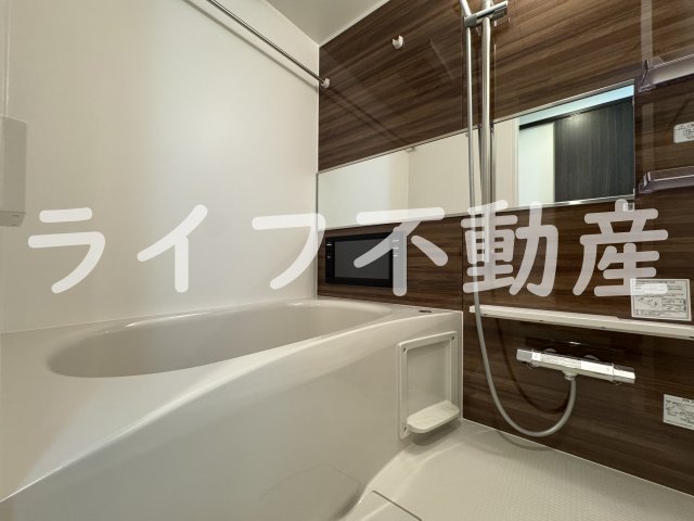 バス・シャワールーム　コンパクトで使いやすいお風呂です