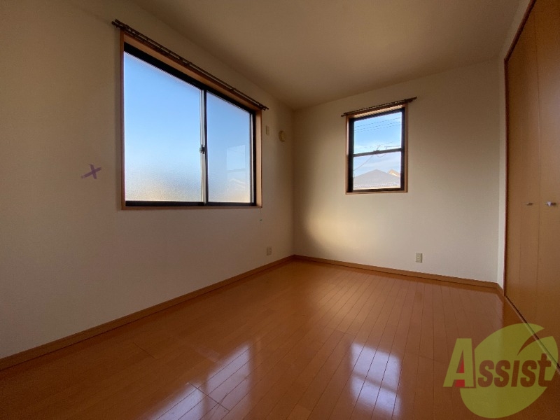 その他部屋・スペース　寝室にも、日差しが入り、気持ちの良い朝が来ます！