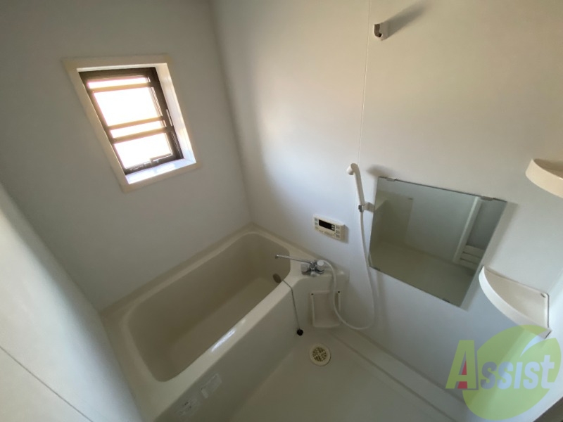 洗面設備　綺麗な浴槽、まったり出来て疲れも取れますね！