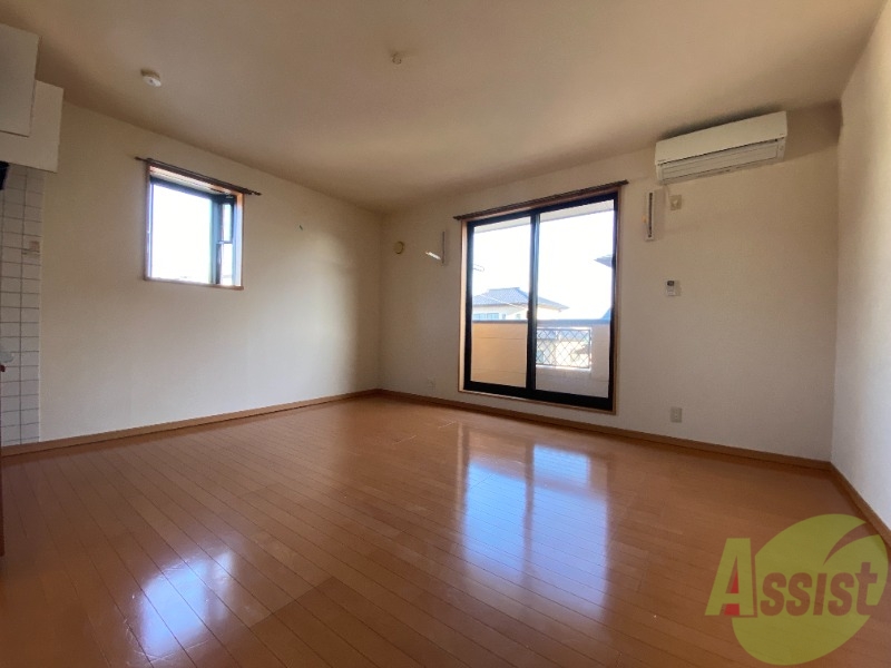 居室・リビング　広々としたリビング！日当たり良好、ゆっくり出来ますね！