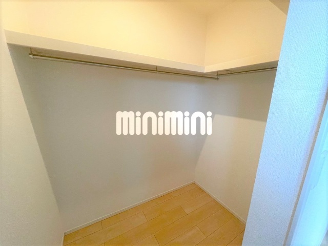 収納　ポール付きの収納スペースです。