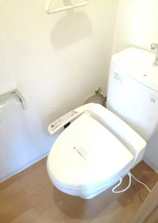 トイレ　別部屋の写真を使用しております。