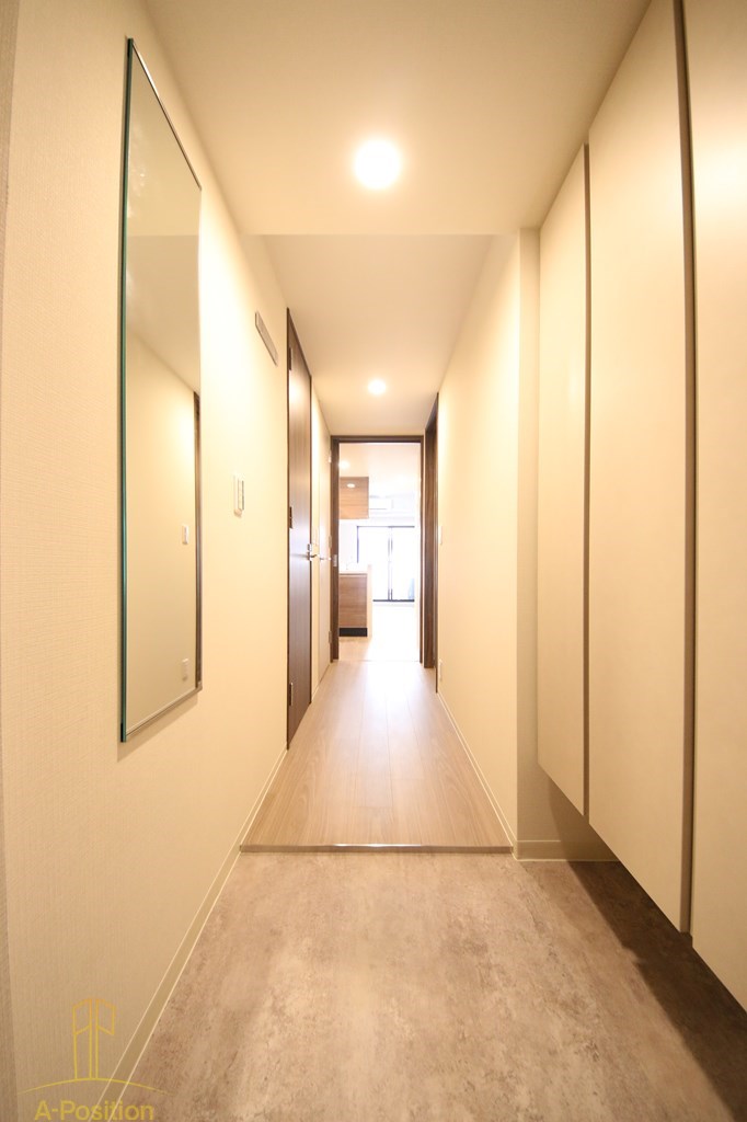 玄関　コンフォリア・リヴ北久宝寺Q