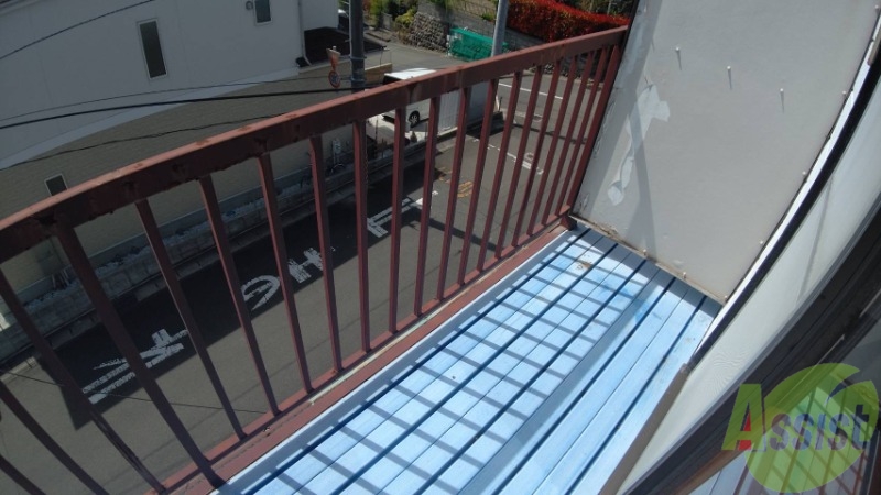 バルコニー　バルコニー付きなので晴れた日は洗濯物が干せそうです。