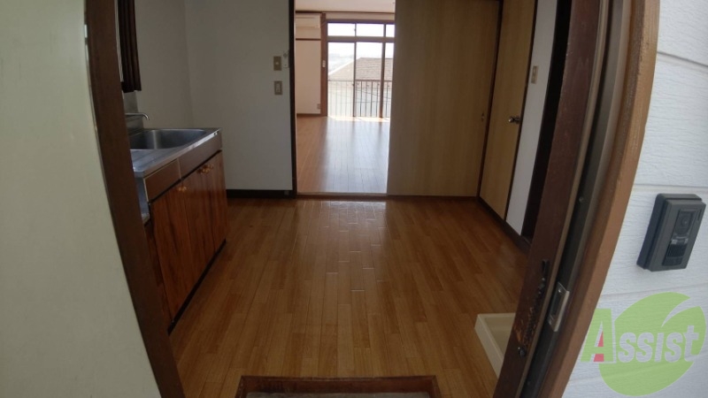 玄関　玄関からの様子。毎日の出入りはこちらから。