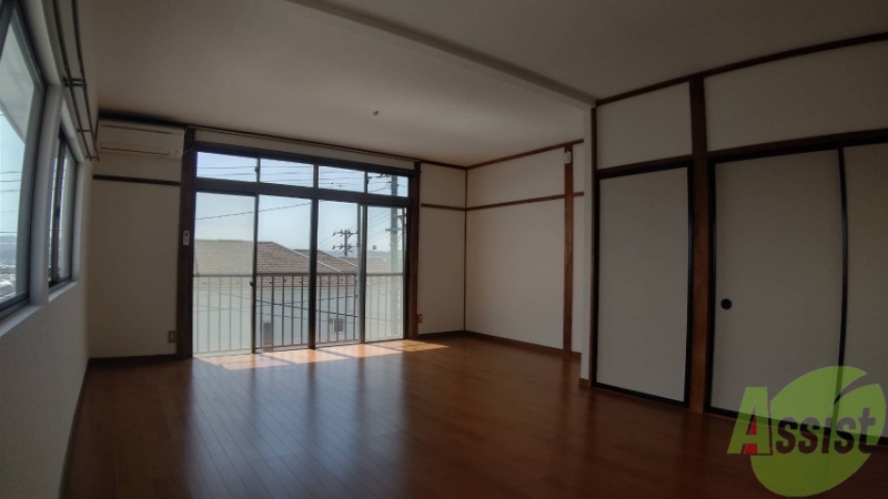 居室・リビング　陽当たり良好で、広々としたリビングです。