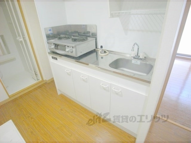 キッチン　広めのキッチン台です。