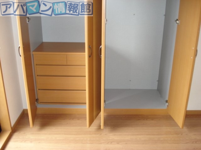 収納　クローゼット