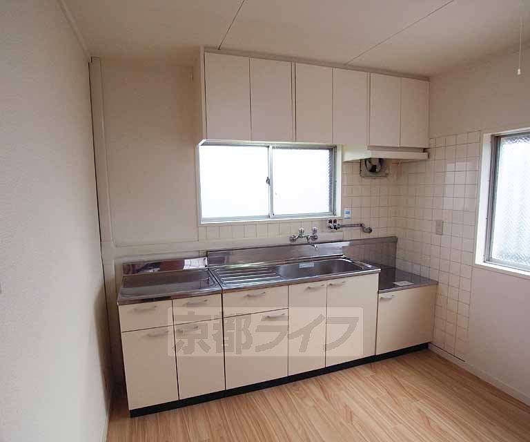 キッチン　キッチン広いです！