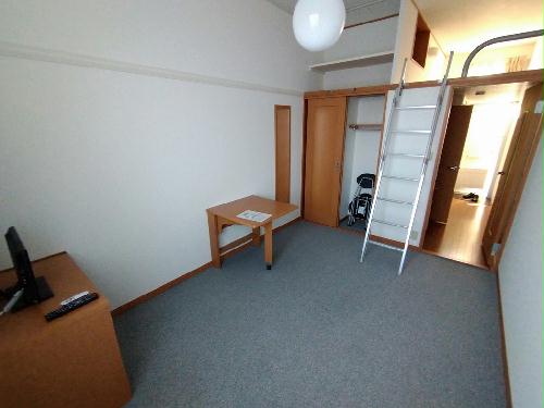 居室・リビング　1階はフローリング仕様です。