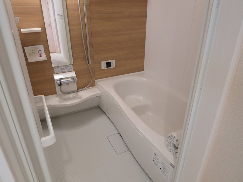 バス・シャワールーム　ゆったり入れる1坪お風呂♪