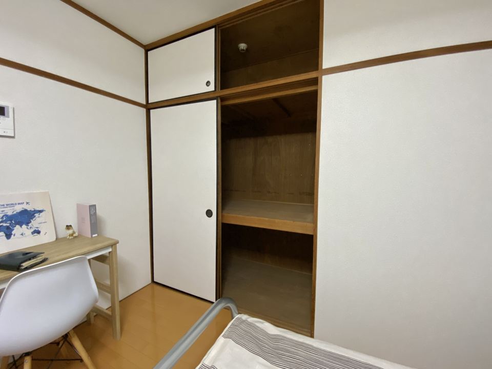 収納　上下２段収納、天袋あります