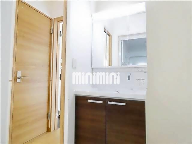 洗面設備　実際は反転タイプです。