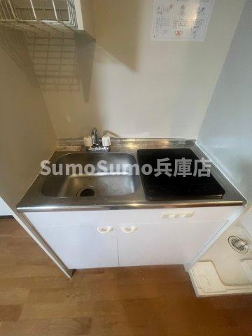 キッチン　コンパクトなキッチンで掃除もラクラク