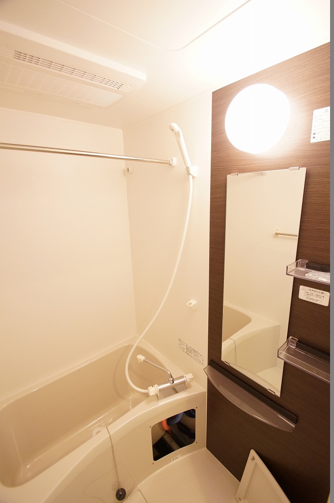 バス・シャワールーム　「バス・トイレ別です」