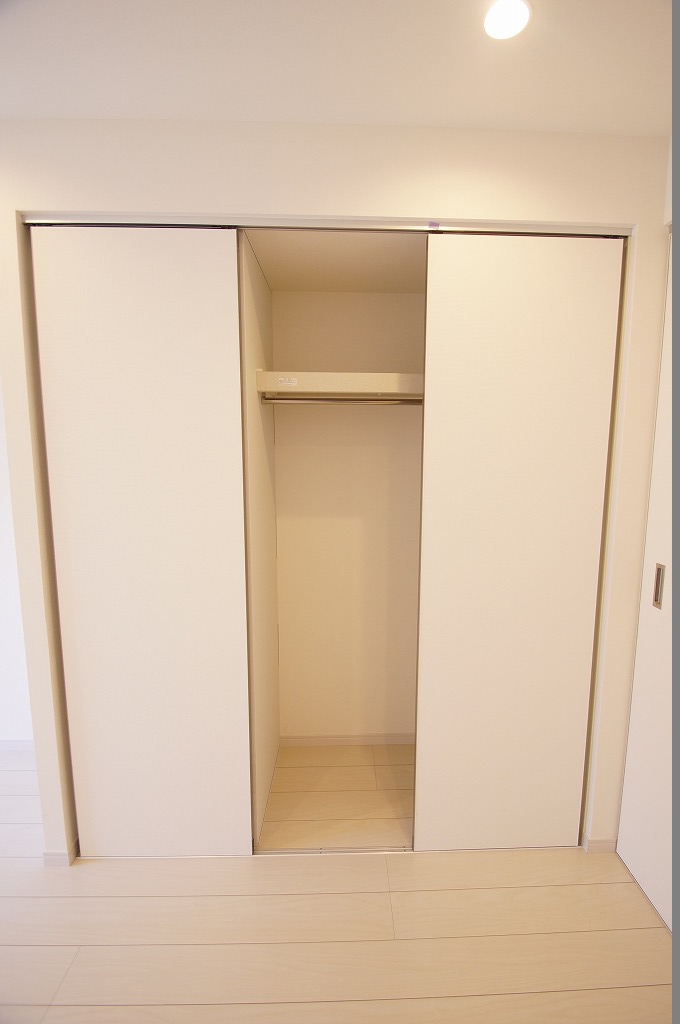 収納　「ハンガーポール付のクローゼット」