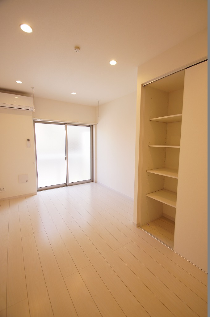 居室・リビング　南東向きのお部屋