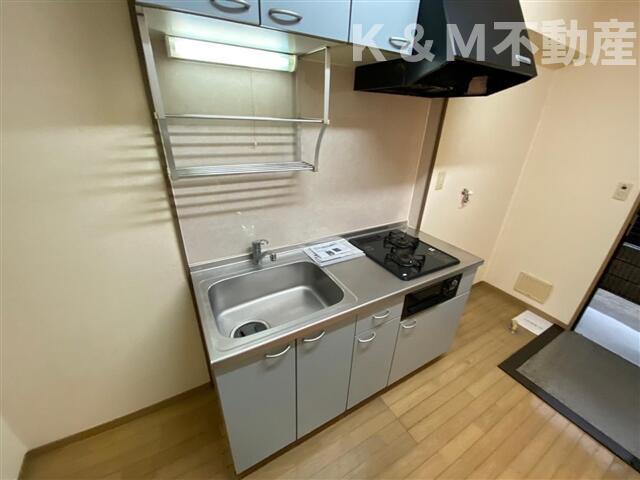 キッチン　コンパクトなキッチンで掃除もラクラク