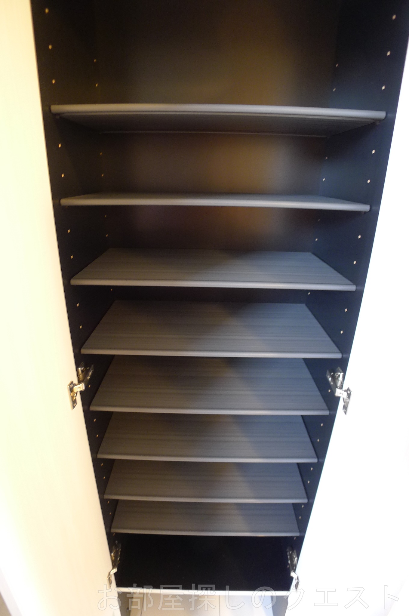 玄関　（写真は同タイプ）