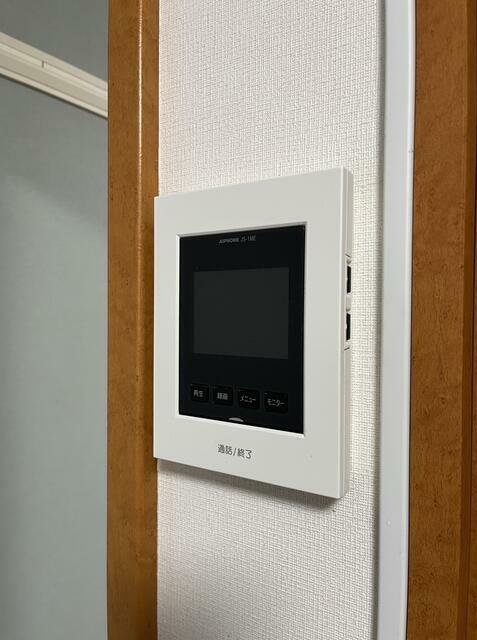 セキュリティ　女性の方でも安心のモニター付きインターホン♪