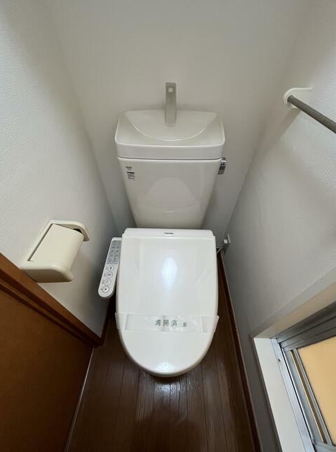 トイレ　嬉しい温水洗浄便座♪