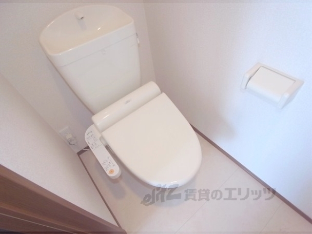 トイレ　ウォシュレットも付いてます！