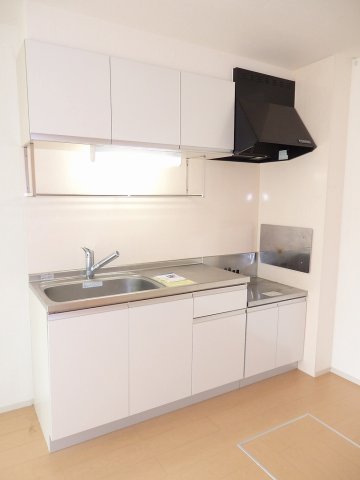 キッチン　コンパクトなキッチンで掃除もラクラク