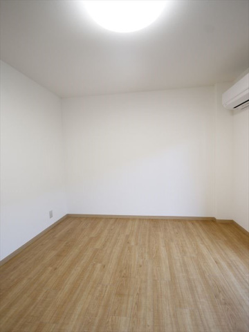 居室・リビング　エアコン・照明器具付