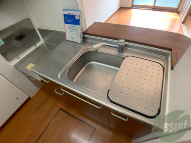 キッチン　キッチンは流しが広くて使いやすそうです。料理もはかどりそう。