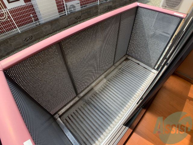 バルコニー　こちらはバルコニー。洗濯物が干せるようになっています。