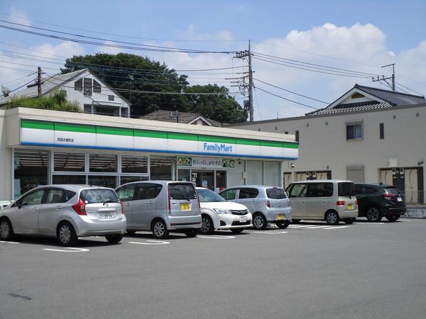 コンビニ　ファミリーマート町田大蔵町店（コンビニ）まで486m