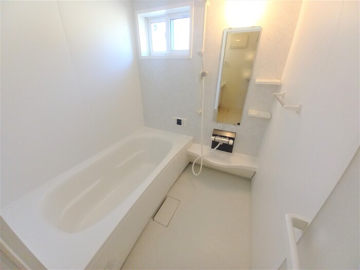 バス・シャワールーム　ゆったり過ごせるお風呂です