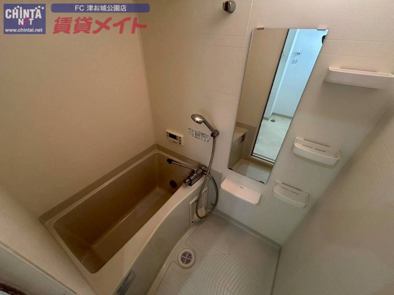 バス・シャワールーム　反転タイプ参考写真