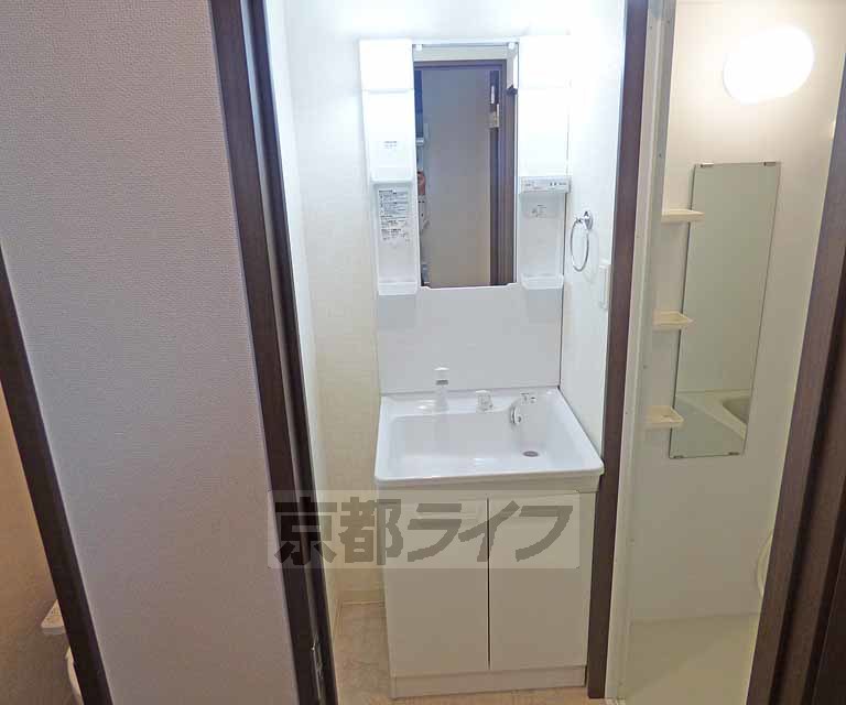 洗面設備　洗面台です。