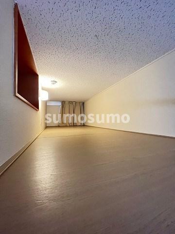 その他部屋・スペース　広くて明るい寝室