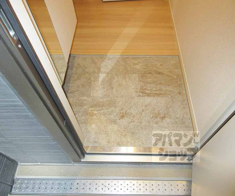 玄関　段差も少なめ