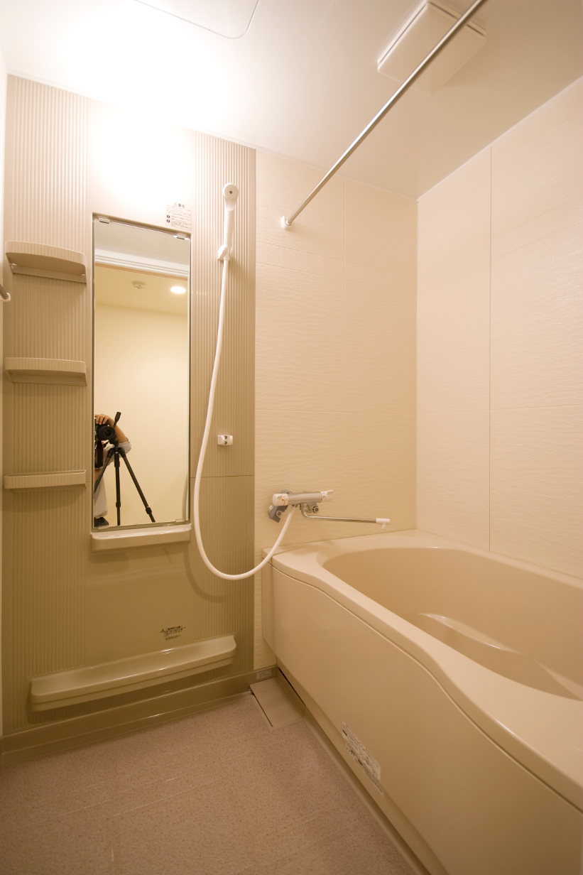 バス・シャワールーム　追焚き機能付バスルーム