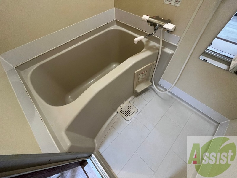 バス・シャワールーム　お風呂になります。一日の疲れを癒してくださいね。