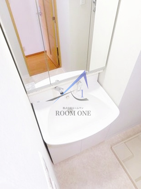 洗面設備　独立洗面台です。