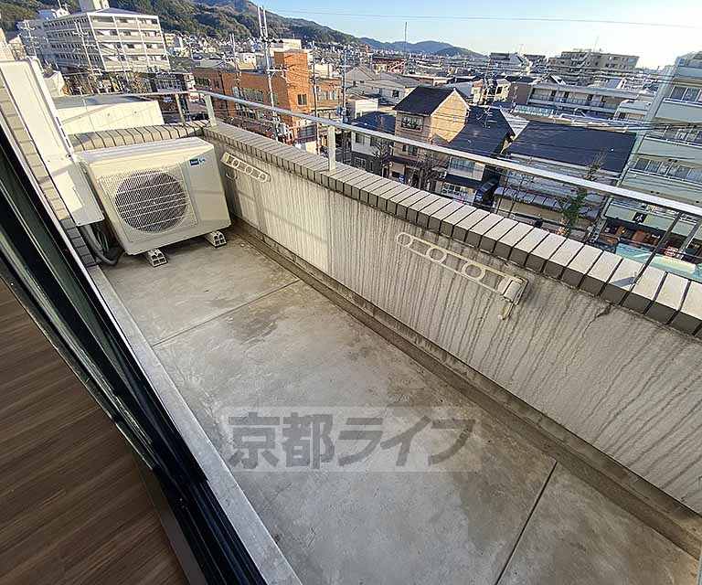 バルコニー　広めの玄関です。