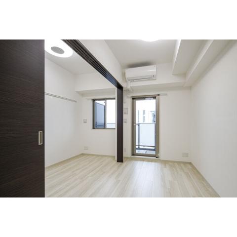 居室・リビング　室内