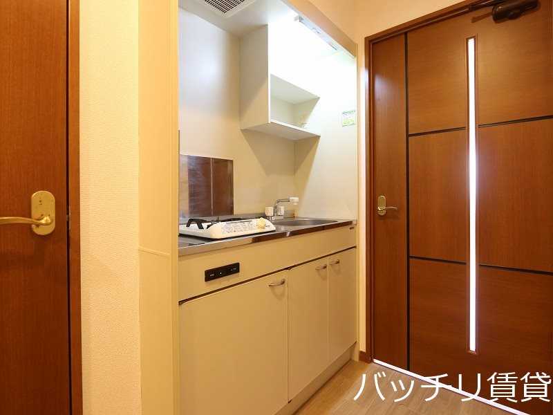 キッチン　別号室タイプの為、現状を優先致します。