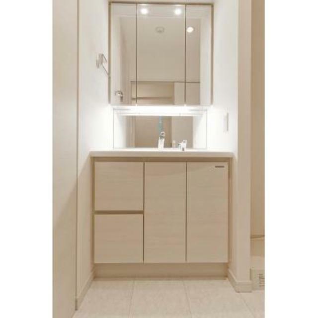 洗面設備　※同仕様写真含む