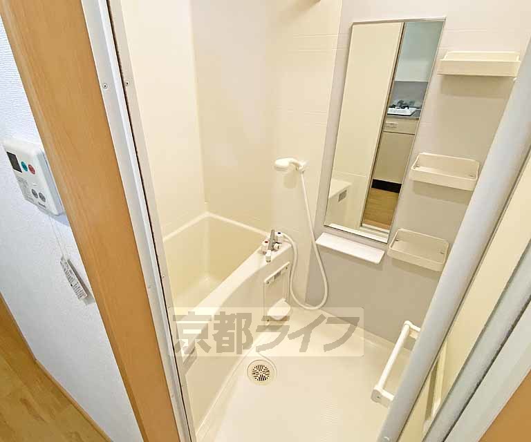 バス・シャワールーム　ゆったりと入ることが出来るお風呂です。