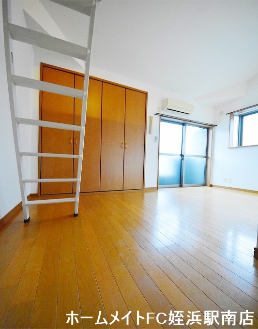 居室・リビング　★角部屋２面採光♪★