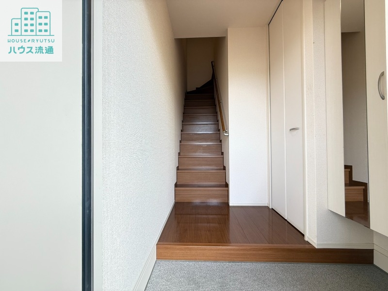 玄関　※別号室のお写真です