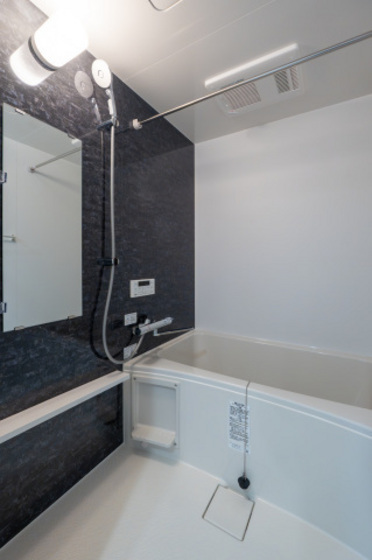 バス・シャワールーム　※別部屋の写真です