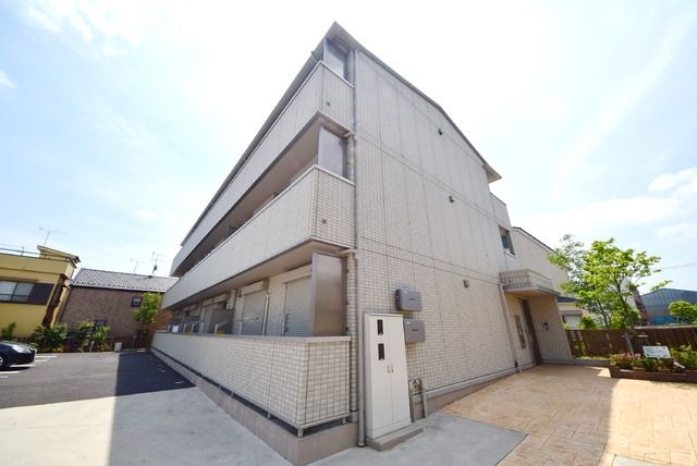 建物外観　オートロックアパート