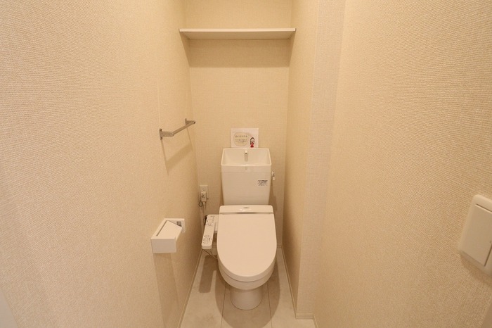 トイレ　温水洗浄暖房便座