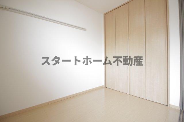 その他部屋・スペース　落ち着いて過ごせるお部屋なので、寝室にいかがでしょうか